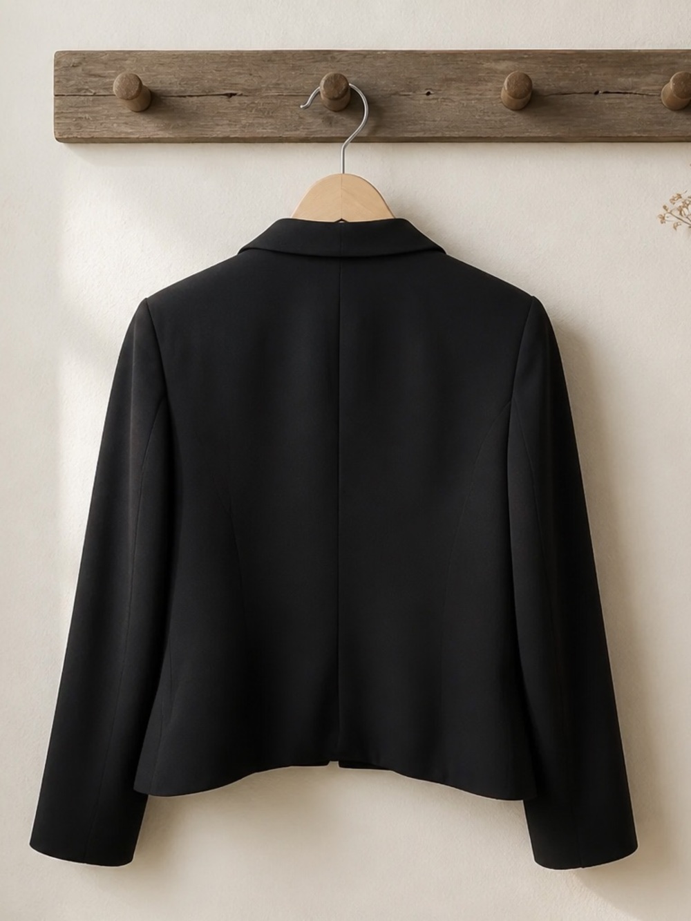 Taiga Women's Tailored Blazer Black Women’s Size 6 - Picture 2 of 5
